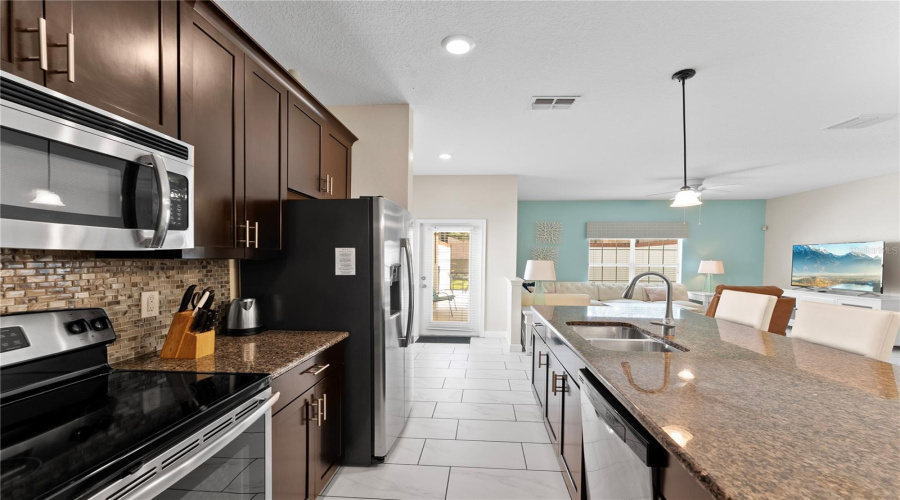 DAVENPORT, Florida 33896, 5 Bedrooms Bedrooms, ,4 BathroomsBathrooms,Residential,For Sale,MOON VALLEY,0,MFRO6307337