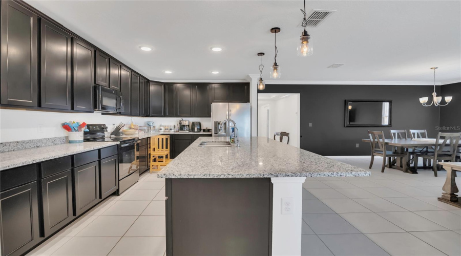 Davenport, Florida 33837, 4 Bedrooms Bedrooms, ,2 Bathroomsbathrooms,Residential,For Sale,Pinecrest,Mfro6309434