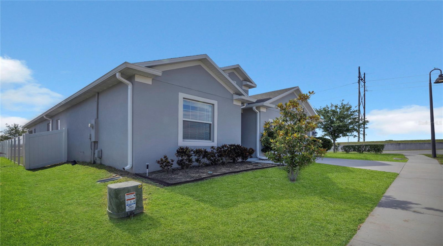Davenport, Florida 33837, 4 Bedrooms Bedrooms, ,2 Bathroomsbathrooms,Residential,For Sale,Pinecrest,Mfro6309434
