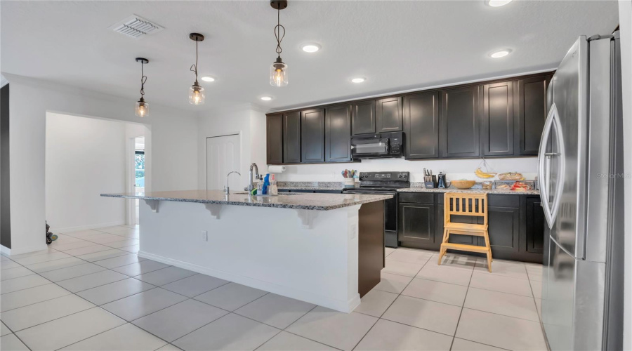 Davenport, Florida 33837, 4 Bedrooms Bedrooms, ,2 Bathroomsbathrooms,Residential,For Sale,Pinecrest,Mfro6309434