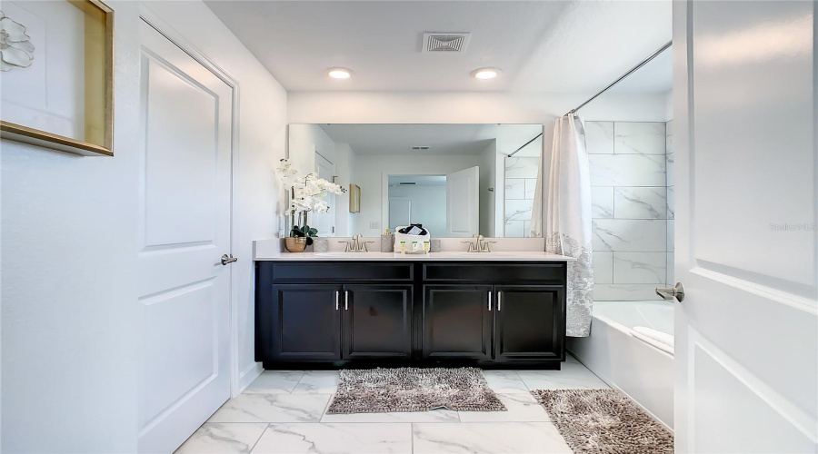 Kissimmee, Florida 34746, 4 Bedrooms Bedrooms, ,3 Bathroomsbathrooms,Residential,For Sale,Protagonist,Mfrs5126943