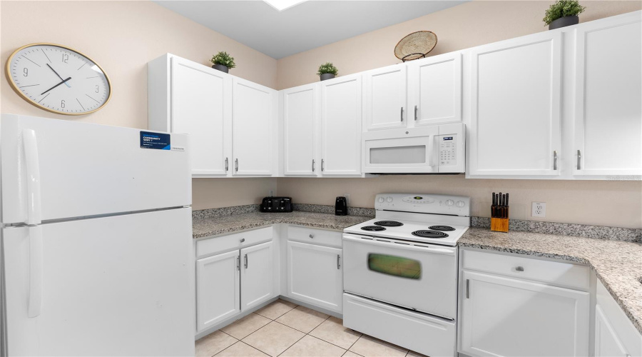 DAVENPORT, Florida 33897, 3 Bedrooms Bedrooms, ,2 BathroomsBathrooms,Residential,For Sale,GRAN BAHAMA,0,MFRS5126860