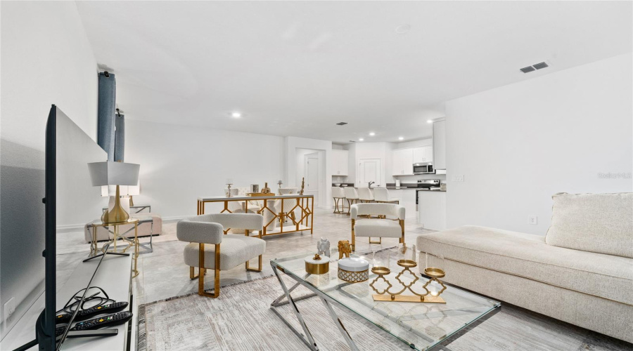 Davenport, Florida 33896, 4 Bedrooms Bedrooms, ,3 Bathroomsbathrooms,Residential,For Sale,Chipping Square,Mfrs5126941