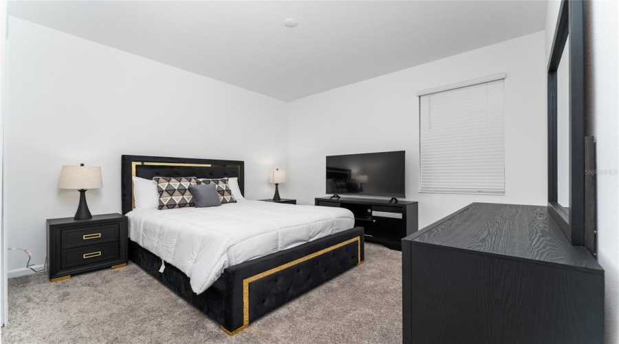 Davenport, Florida 33896, 4 Bedrooms Bedrooms, ,3 Bathroomsbathrooms,Residential,For Sale,Chipping Square,Mfrs5126941