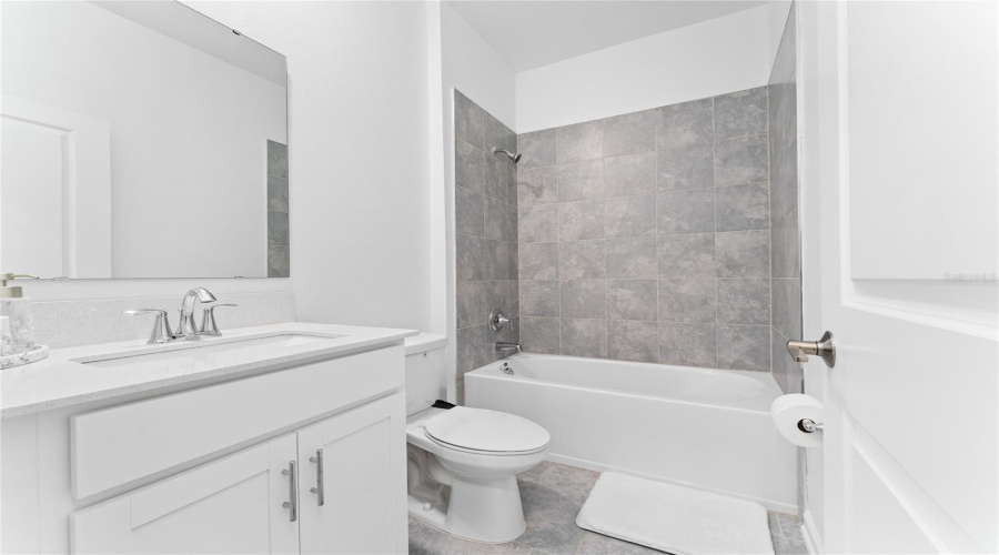 Davenport, Florida 33896, 4 Bedrooms Bedrooms, ,3 Bathroomsbathrooms,Residential,For Sale,Chipping Square,Mfrs5126941