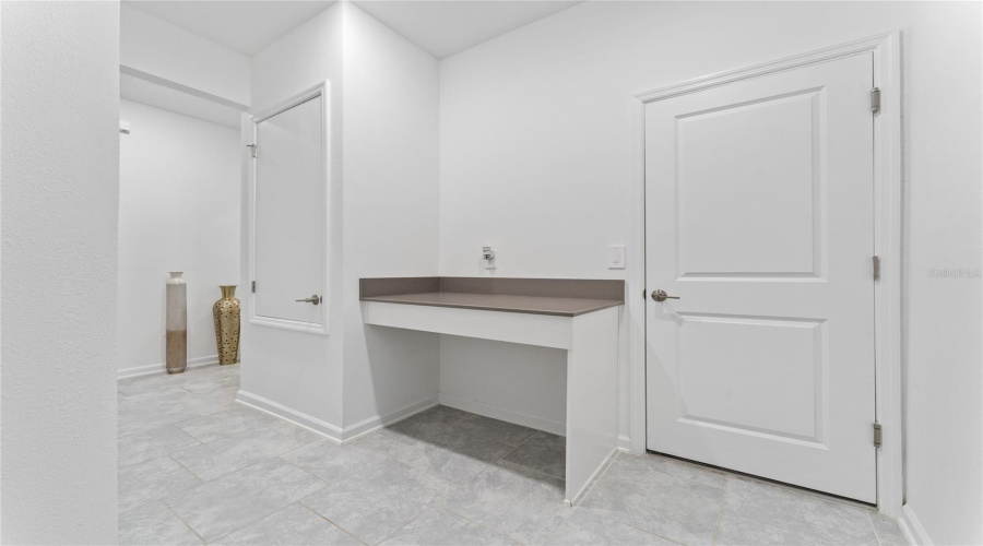 Davenport, Florida 33896, 4 Bedrooms Bedrooms, ,3 Bathroomsbathrooms,Residential,For Sale,Chipping Square,Mfrs5126941