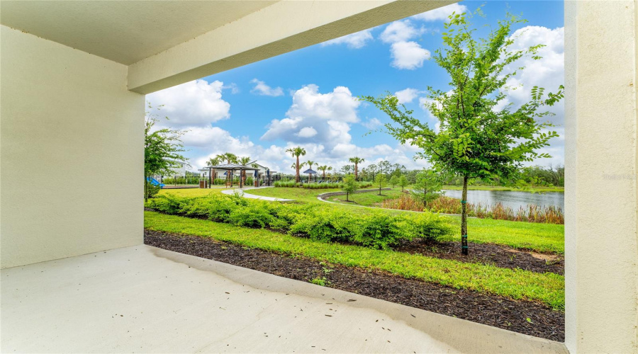 Davenport, Florida 33896, 4 Bedrooms Bedrooms, ,3 Bathroomsbathrooms,Residential,For Sale,Chipping Square,Mfrs5126941