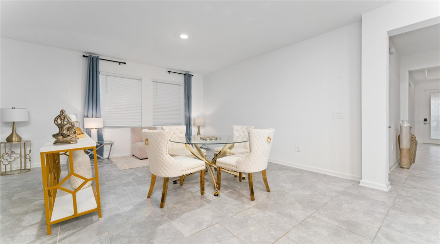 Davenport, Florida 33896, 4 Bedrooms Bedrooms, ,3 Bathroomsbathrooms,Residential,For Sale,Chipping Square,Mfrs5126941