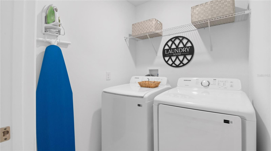 Davenport, Florida 33896, 3 Bedrooms Bedrooms, ,2 Bathroomsbathrooms,Residential,For Sale,Longboat,Mfro6309543