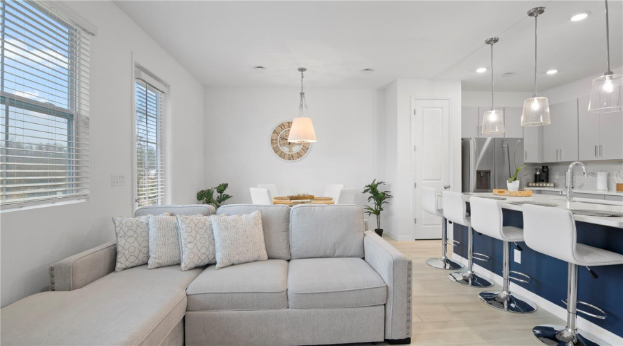 Davenport, Florida 33896, 3 Bedrooms Bedrooms, ,2 Bathroomsbathrooms,Residential,For Sale,Longboat,Mfro6309543