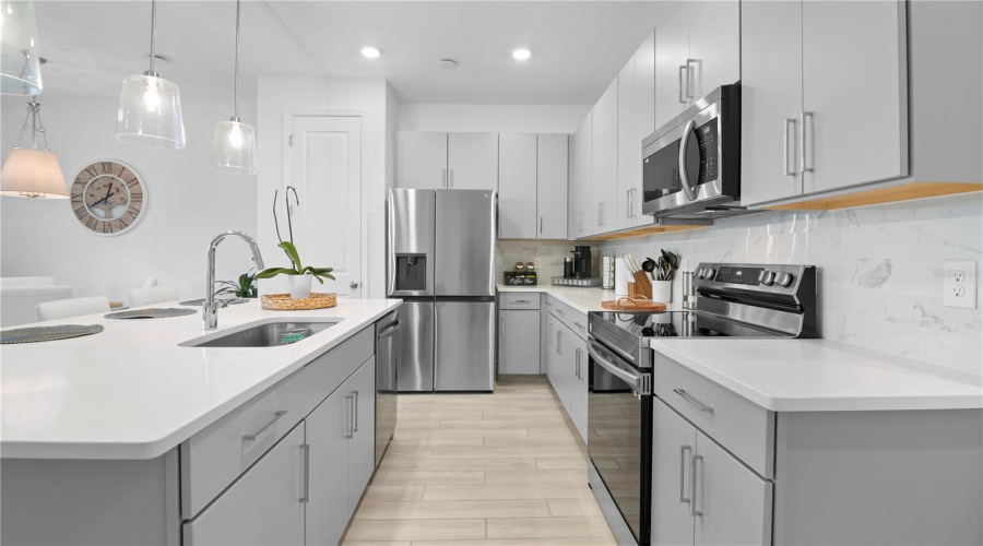 Davenport, Florida 33896, 3 Bedrooms Bedrooms, ,2 Bathroomsbathrooms,Residential,For Sale,Longboat,Mfro6309543