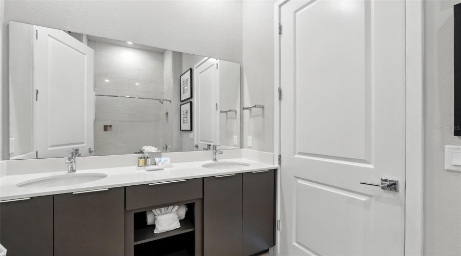 REUNION, Florida 34747, 5 Bedrooms Bedrooms, ,4 BathroomsBathrooms,Residential,For Sale,SANDY RIDGE,0,MFRO6309761