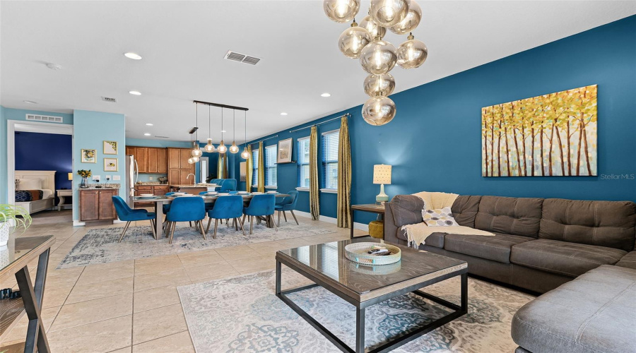 Kissimmee, Florida 34747, 8 Bedrooms Bedrooms, ,7 Bathroomsbathrooms,Residential,For Sale,Marker,Mfro6309690
