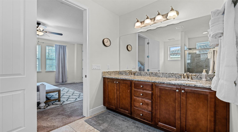 Kissimmee, Florida 34747, 8 Bedrooms Bedrooms, ,7 Bathroomsbathrooms,Residential,For Sale,Marker,Mfro6309690