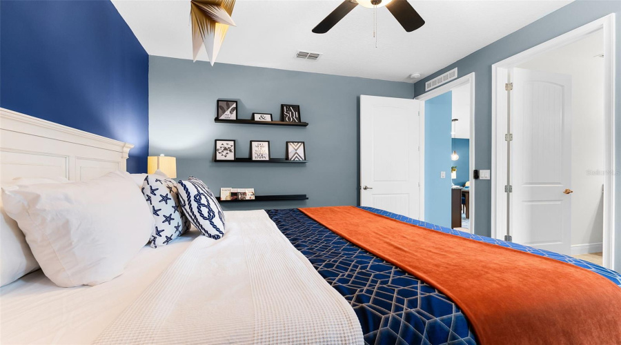 Kissimmee, Florida 34747, 8 Bedrooms Bedrooms, ,7 Bathroomsbathrooms,Residential,For Sale,Marker,Mfro6309690