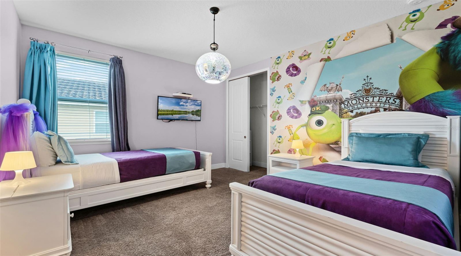 Kissimmee, Florida 34747, 8 Bedrooms Bedrooms, ,7 Bathroomsbathrooms,Residential,For Sale,Marker,Mfro6309690