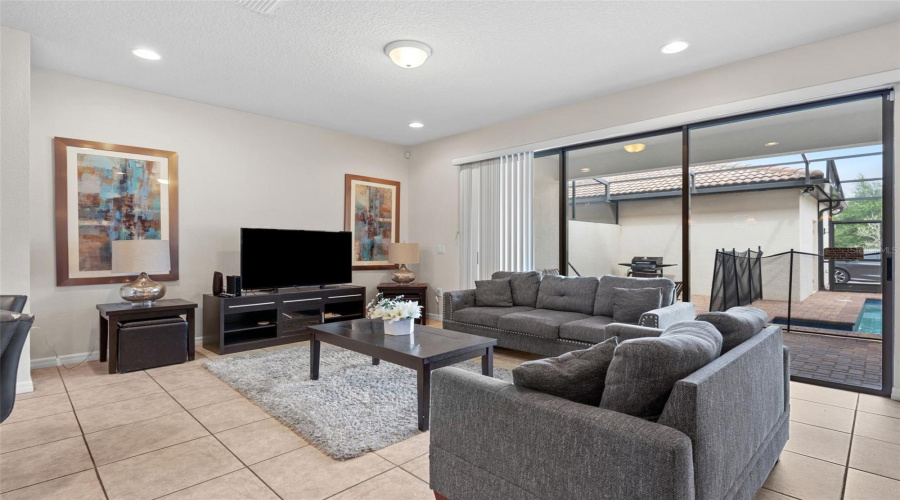 Kissimmee, Florida 34747, 5 Bedrooms Bedrooms, ,4 Bathroomsbathrooms,Residential,For Sale,Majorca,Mfro6250939
