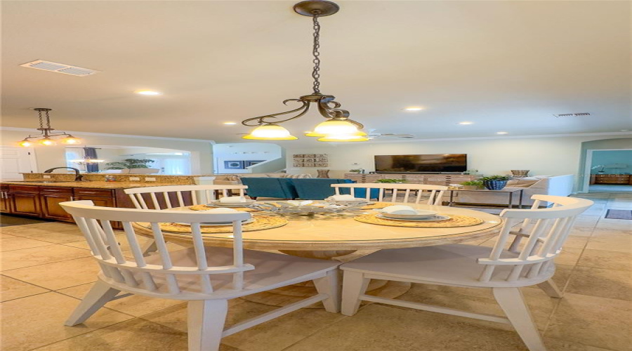 Davenport, Florida 33837, 5 Bedrooms Bedrooms, ,4 Bathroomsbathrooms,Residential,For Sale,Yellow Snapdragon,Mfro6309782