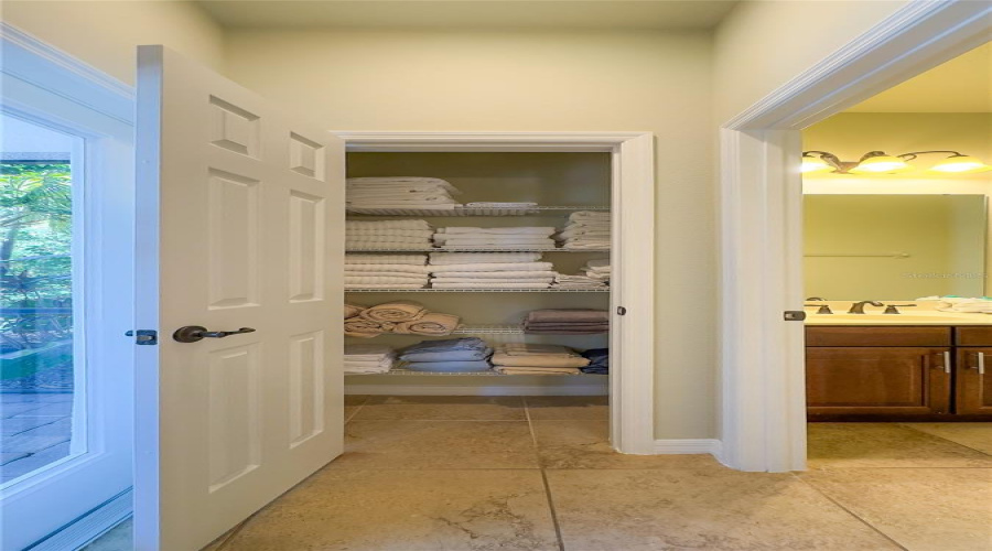 Davenport, Florida 33837, 5 Bedrooms Bedrooms, ,4 Bathroomsbathrooms,Residential,For Sale,Yellow Snapdragon,Mfro6309782