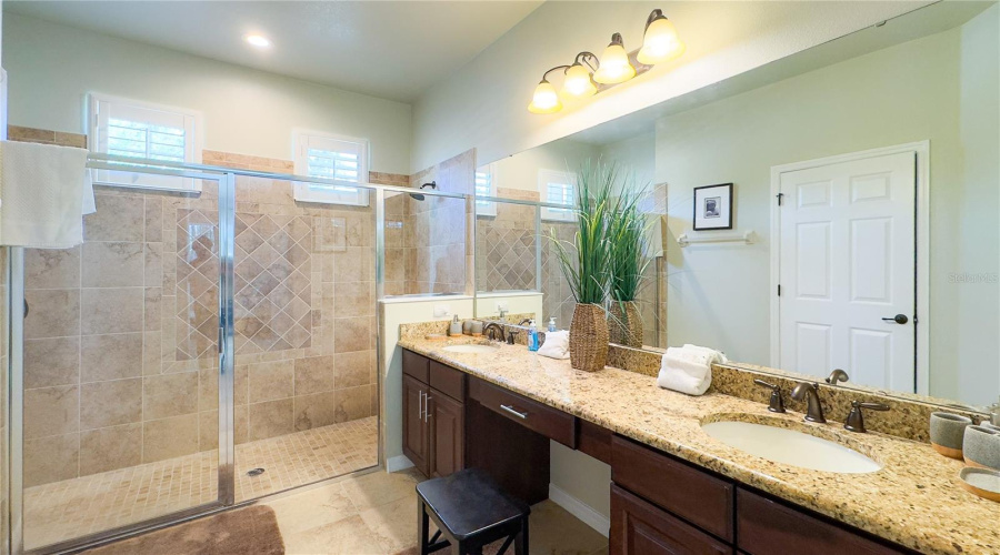 Davenport, Florida 33837, 5 Bedrooms Bedrooms, ,4 Bathroomsbathrooms,Residential,For Sale,Yellow Snapdragon,Mfro6309782