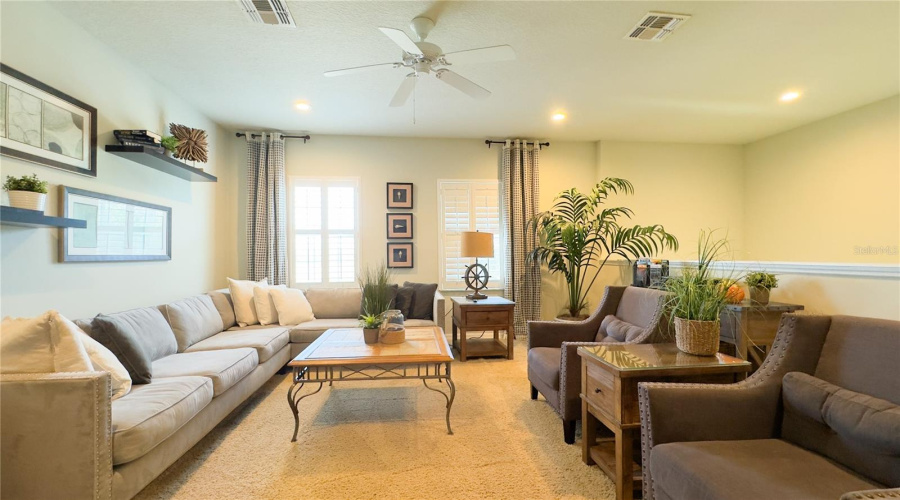 Davenport, Florida 33837, 5 Bedrooms Bedrooms, ,4 Bathroomsbathrooms,Residential,For Sale,Yellow Snapdragon,Mfro6309782
