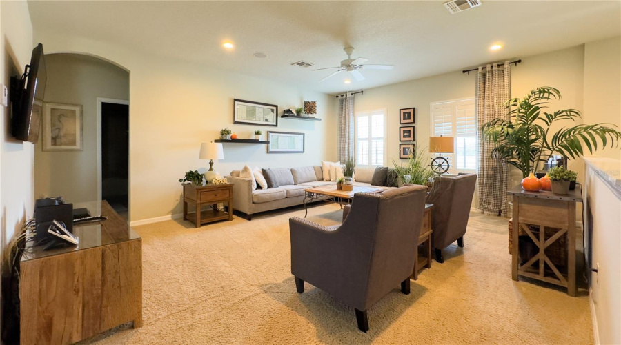 Davenport, Florida 33837, 5 Bedrooms Bedrooms, ,4 Bathroomsbathrooms,Residential,For Sale,Yellow Snapdragon,Mfro6309782