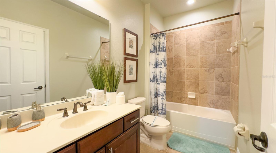 Davenport, Florida 33837, 5 Bedrooms Bedrooms, ,4 Bathroomsbathrooms,Residential,For Sale,Yellow Snapdragon,Mfro6309782