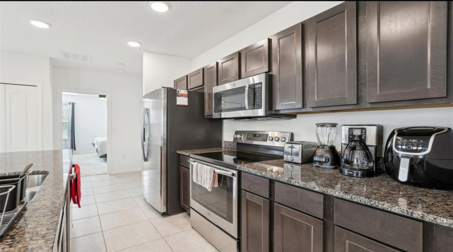 Kissimmee, Florida 34746, 3 Bedrooms Bedrooms, ,2 Bathroomsbathrooms,Residential,For Sale,Desert Rose,Mfrs5127049