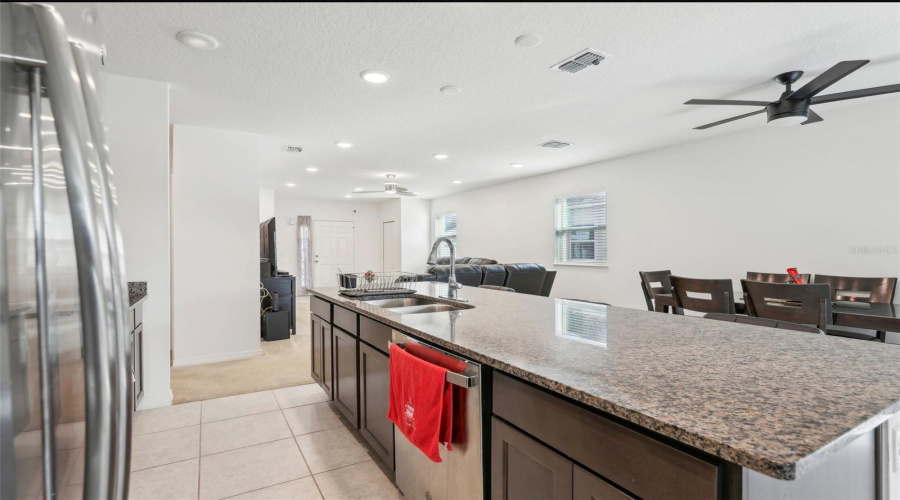 Kissimmee, Florida 34746, 3 Bedrooms Bedrooms, ,2 Bathroomsbathrooms,Residential,For Sale,Desert Rose,Mfrs5127049