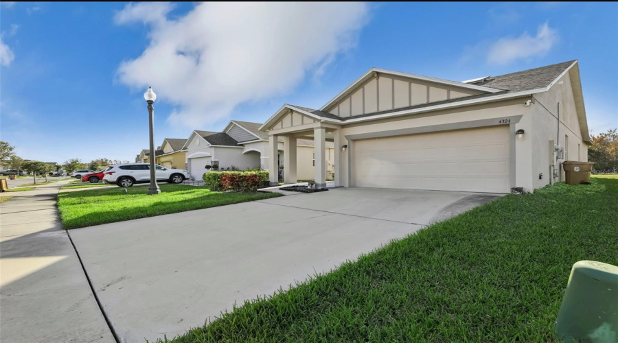 Kissimmee, Florida 34746, 3 Bedrooms Bedrooms, ,2 Bathroomsbathrooms,Residential,For Sale,Desert Rose,Mfrs5127049