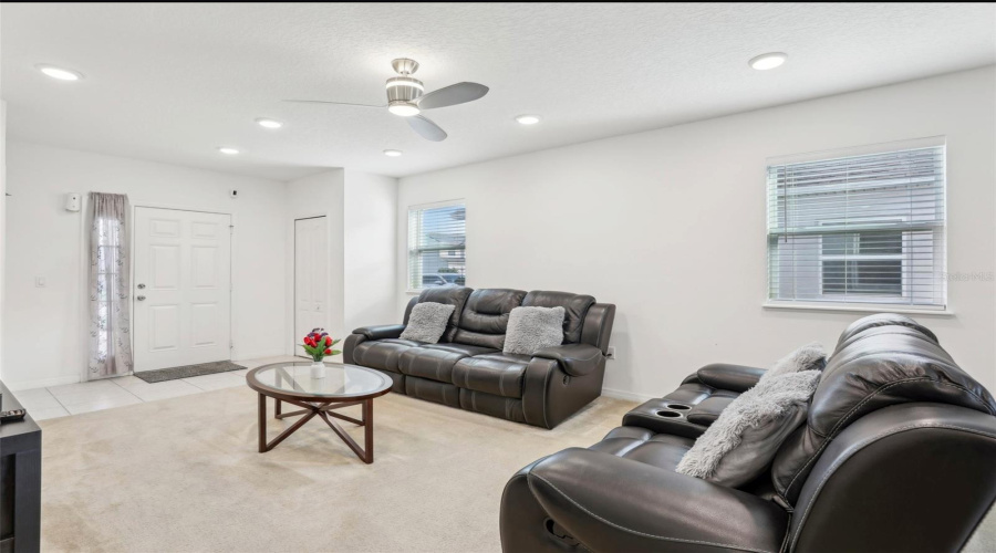 Kissimmee, Florida 34746, 3 Bedrooms Bedrooms, ,2 Bathroomsbathrooms,Residential,For Sale,Desert Rose,Mfrs5127049