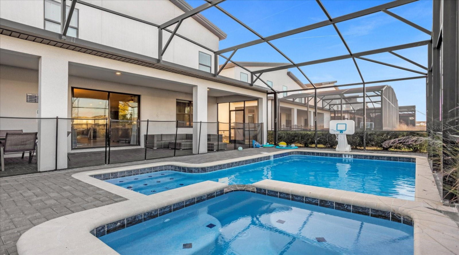 Kissimmee, Florida 34746, 8 Bedrooms Bedrooms, ,5 Bathroomsbathrooms,Residential,For Sale,Fable,Mfro6309835