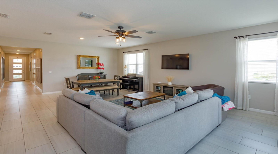 Davenport, Florida 33837, 4 Bedrooms Bedrooms, ,3 Bathroomsbathrooms,Residential,For Sale,Sugarwood,Mfro6309775