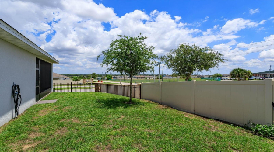 Davenport, Florida 33837, 4 Bedrooms Bedrooms, ,3 Bathroomsbathrooms,Residential,For Sale,Sugarwood,Mfro6309775
