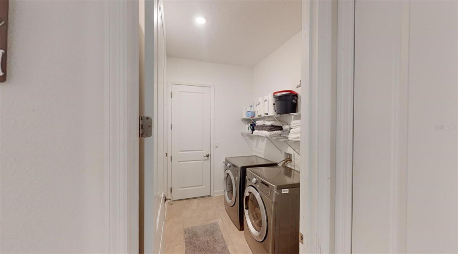 Davenport, Florida 33896, 4 Bedrooms Bedrooms, ,3 Bathroomsbathrooms,Residential,For Sale,Fallen Oak,Mfro6308689