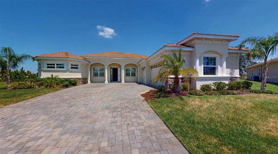 Davenport, Florida 33896, 4 Bedrooms Bedrooms, ,3 Bathroomsbathrooms,Residential,For Sale,Fallen Oak,Mfro6308689