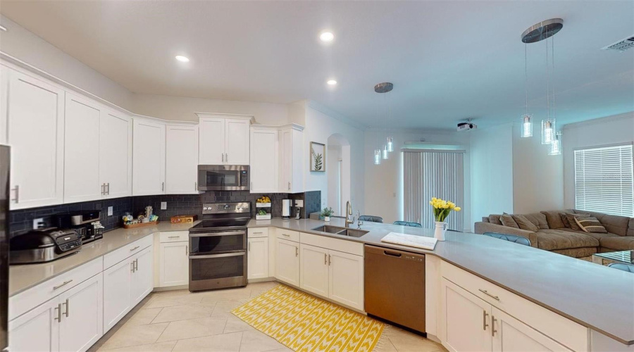 Davenport, Florida 33896, 4 Bedrooms Bedrooms, ,3 Bathroomsbathrooms,Residential,For Sale,Fallen Oak,Mfro6308689