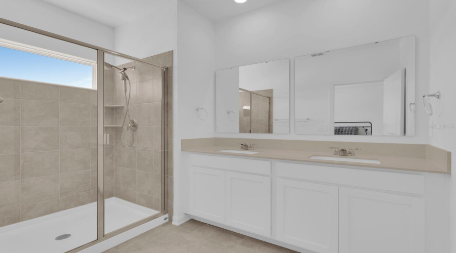 Primary En-Suite Bathroom