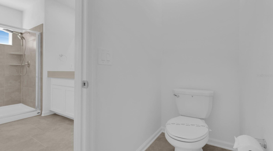 Primary En-Suite Bathroom