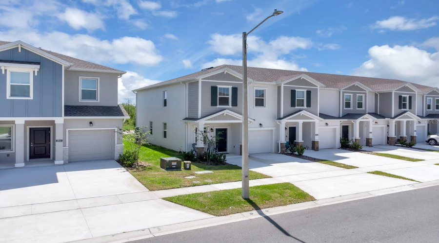 Davenport, Florida 33837, 3 Bedrooms Bedrooms, ,2 Bathroomsbathrooms,Residential,For Sale,Pierr,Mfrs5127038