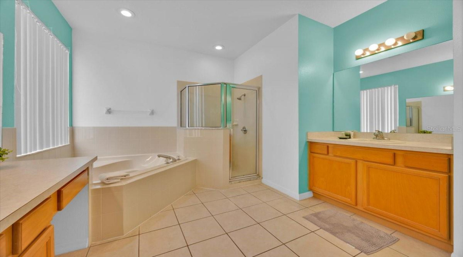 Davenport, Florida 33897, 5 Bedrooms Bedrooms, ,4 Bathroomsbathrooms,Residential,For Sale,Plumoso,Mfrs5126911