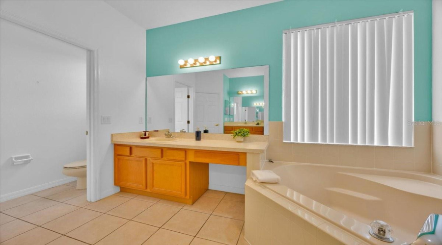 Davenport, Florida 33897, 5 Bedrooms Bedrooms, ,4 Bathroomsbathrooms,Residential,For Sale,Plumoso,Mfrs5126911