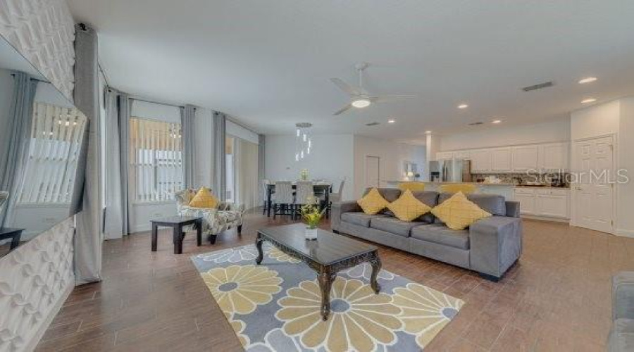Kissimmee, Florida 34746, 4 Bedrooms Bedrooms, ,4 Bathroomsbathrooms,Residential,For Sale,Marcello,Mfrs5127093