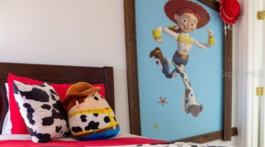 Fun Toy Story Theme Bedroom With Ensuite