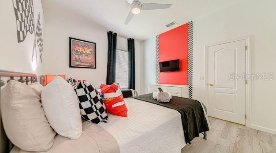 Walk In Closet And Ceiling Fan