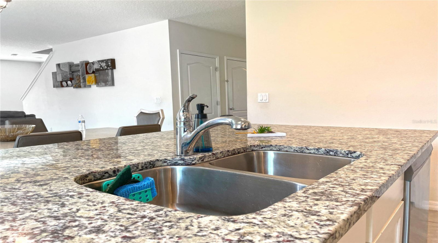 KISSIMMEE, Florida 34747, 4 Bedrooms Bedrooms, ,2 BathroomsBathrooms,Residential,For Sale,ALBA,MFRO6305693
