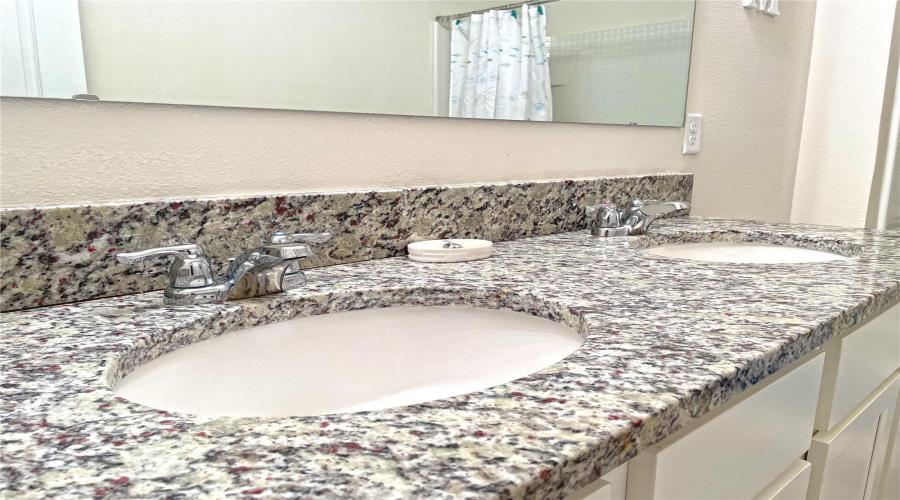 KISSIMMEE, Florida 34747, 4 Bedrooms Bedrooms, ,2 BathroomsBathrooms,Residential,For Sale,ALBA,MFRO6305693