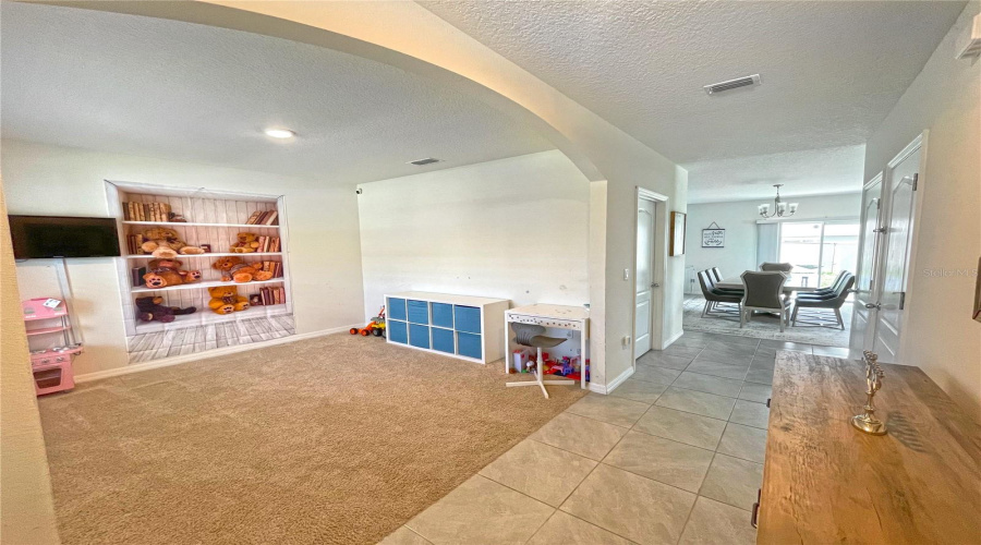 KISSIMMEE, Florida 34747, 4 Bedrooms Bedrooms, ,2 BathroomsBathrooms,Residential,For Sale,ALBA,MFRO6305693
