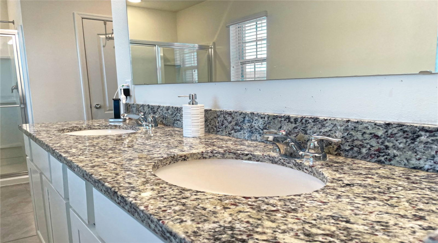 KISSIMMEE, Florida 34747, 4 Bedrooms Bedrooms, ,2 BathroomsBathrooms,Residential,For Sale,ALBA,MFRO6305693