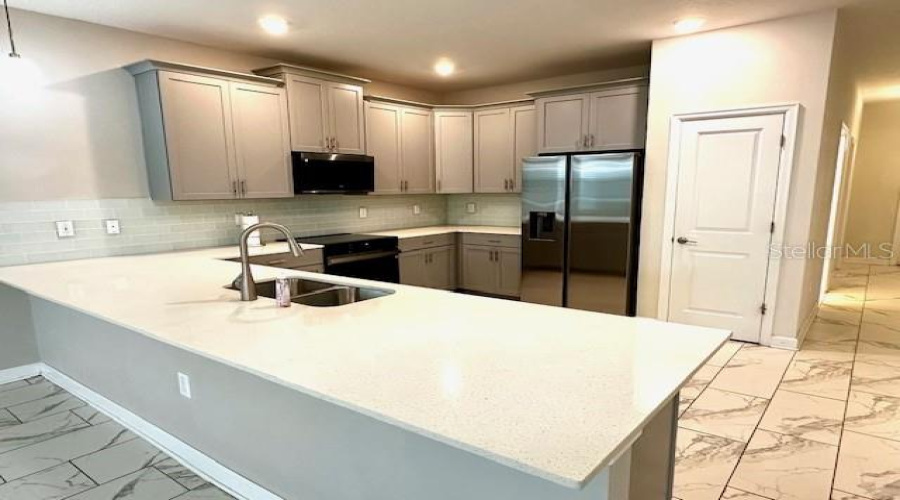 DAVENPORT, Florida 33896, 8 Bedrooms Bedrooms, ,5 BathroomsBathrooms,Residential,For Sale,MAIDSTONE,0,MFRO6309591